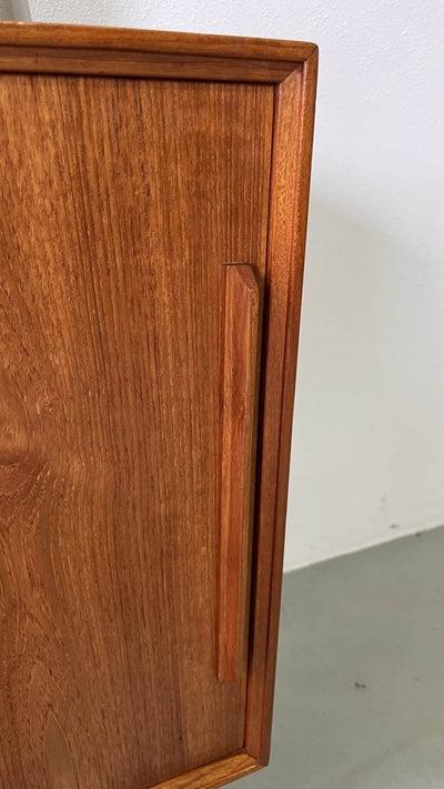 
                  
                    Teak lowboard kleine lades - LOUI.STORE
                  
                