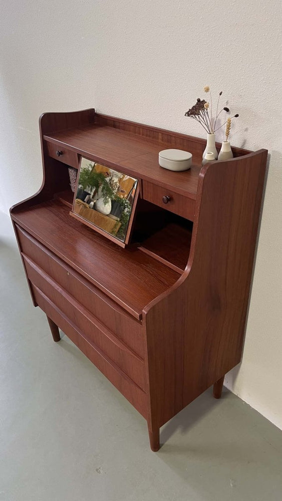 
                  
                    Teak secretaire - kaptafel - LOUI.STORE
                  
                