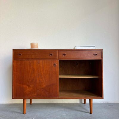 
                  
                    Teak sideboard ronde handgreep - LOUI.STORE
                  
                