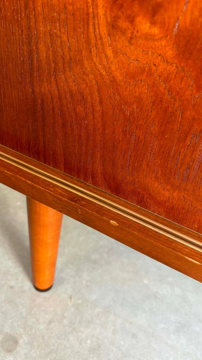 
                  
                    Teak sideboard ronde handgreep - LOUI.STORE
                  
                