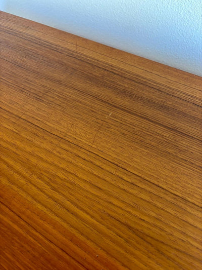 
                  
                    Teak sideboard ronde handgreep - LOUI.STORE
                  
                