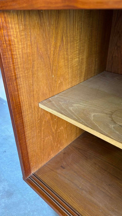 
                  
                    Teak sideboard ronde handgreep - LOUI.STORE
                  
                