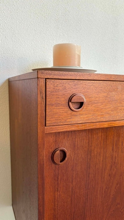 
                  
                    Teak sideboard ronde handgreep - LOUI.STORE
                  
                