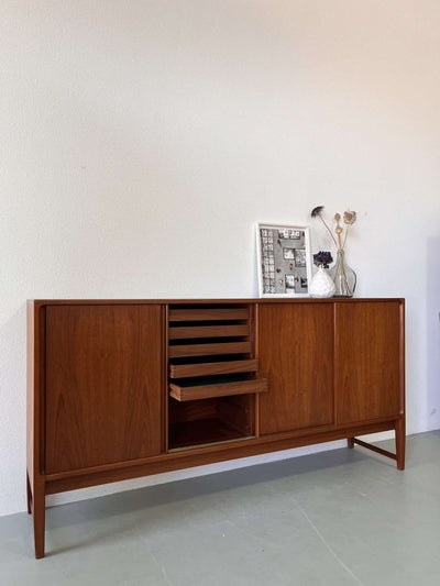 
                  
                    Teak sideboard schuifdeuren - LOUI.STORE
                  
                
