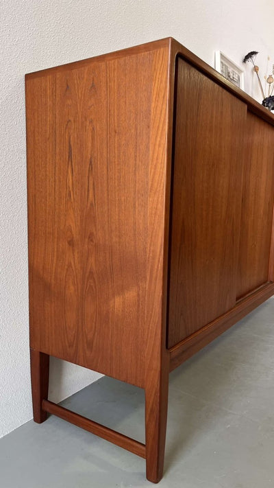 
                  
                    Teak sideboard schuifdeuren - LOUI.STORE
                  
                