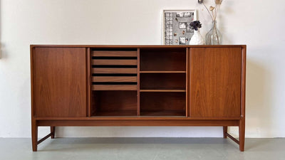
                  
                    Teak sideboard schuifdeuren - LOUI.STORE
                  
                