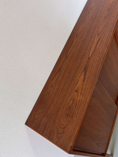 
                  
                    Teak sideboard schuifdeuren - LOUI.STORE
                  
                