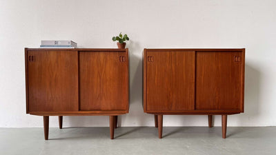 
                  
                    Teak sideboard schuifdeurtjes - LOUI.STORE
                  
                