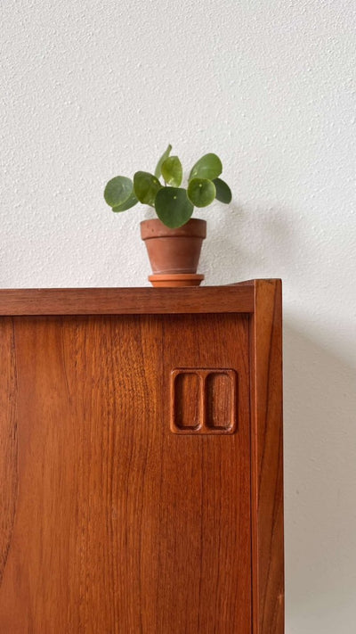 Teak sideboard schuifdeurtjes - LOUI.STORE