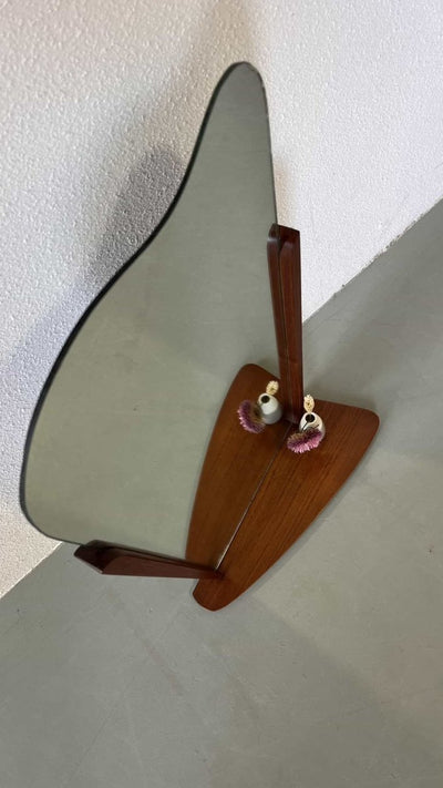 
                  
                    Teak spiegel (staand-hangend) - LOUI.STORE
                  
                