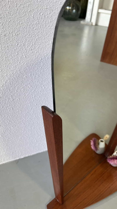 
                  
                    Teak spiegel (staand-hangend) - LOUI.STORE
                  
                