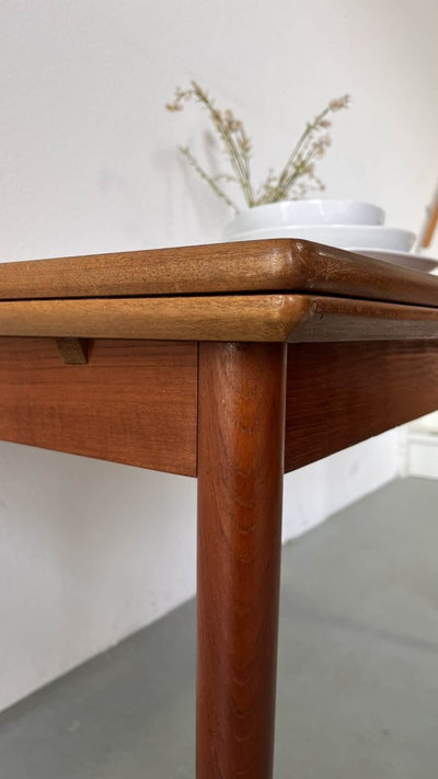 
                  
                    Teak tafel uitschuifbaar - LOUI.STORE
                  
                