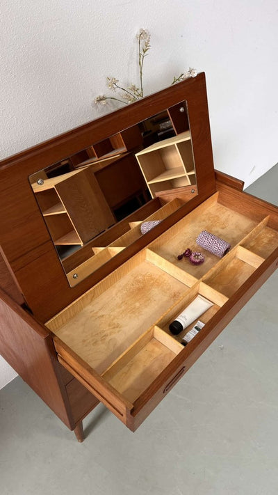 
                  
                    Teak vanity - kaptafel - LOUI.STORE
                  
                