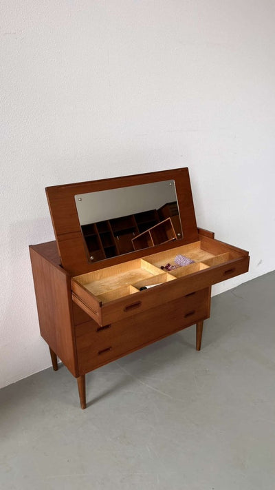 
                  
                    Teak vanity - kaptafel - LOUI.STORE
                  
                