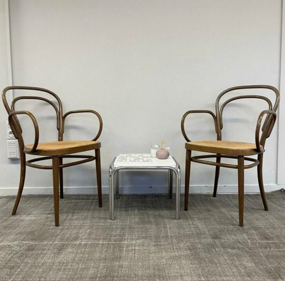 Thonet stoelen - LOUI.STORE