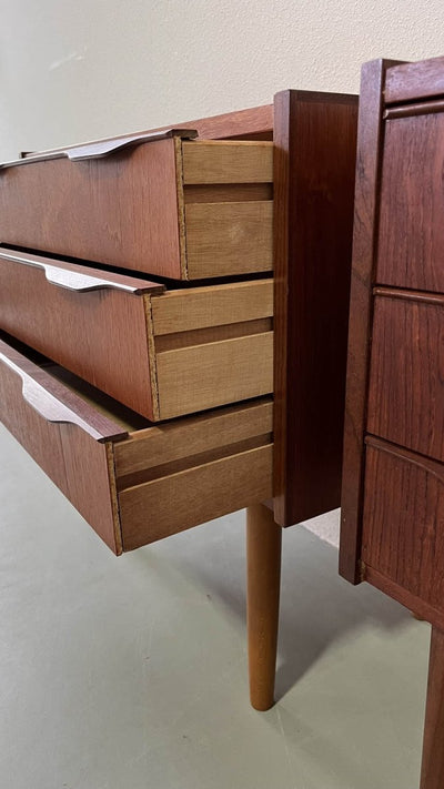 
                  
                    Twins nachtkastjes teak - LOUI.STORE
                  
                