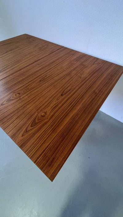 
                  
                    Uitklaptafel teak - LOUI.STORE
                  
                