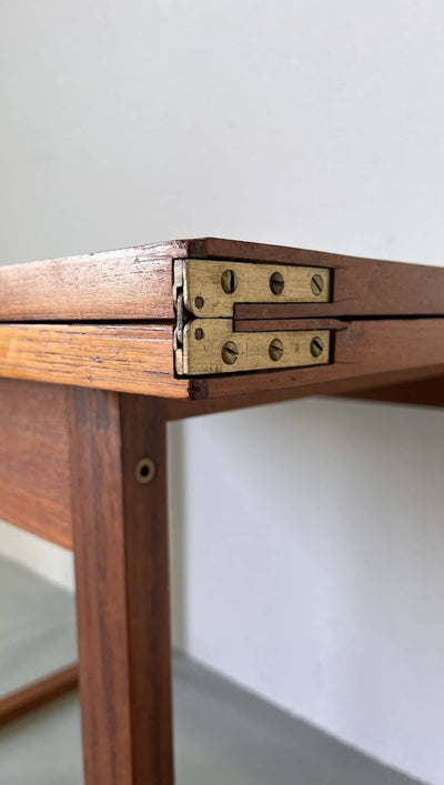 
                  
                    Uitklaptafel teak - LOUI.STORE
                  
                