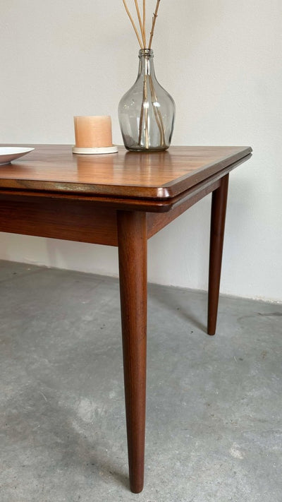 
                  
                    Uitschuifbare eettafel teak XL - LOUI.STORE
                  
                