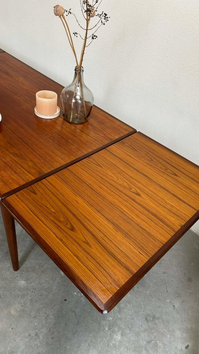 
                  
                    Uitschuifbare eettafel teak XL - LOUI.STORE
                  
                