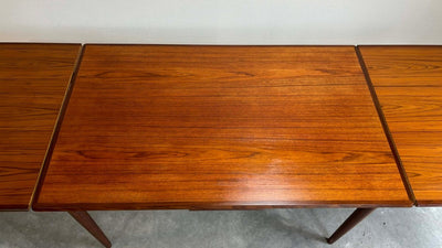 
                  
                    Uitschuifbare eettafel teak XL - LOUI.STORE
                  
                
