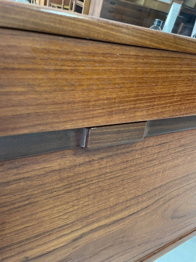 
                  
                    Vanity tafel kurt Østervig - LOUI.STORE
                  
                