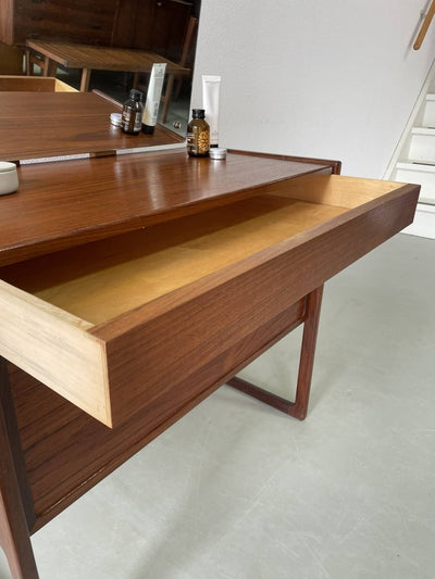 
                  
                    Vanity tafel kurt Østervig - LOUI.STORE
                  
                