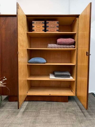 Vintage 3-deurs kast - LOUI.STORE