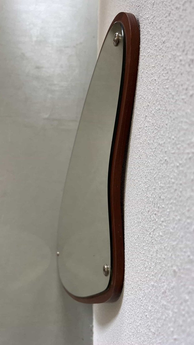 
                  
                    Vintage a-symmetrische spiegel - LOUI.STORE
                  
                