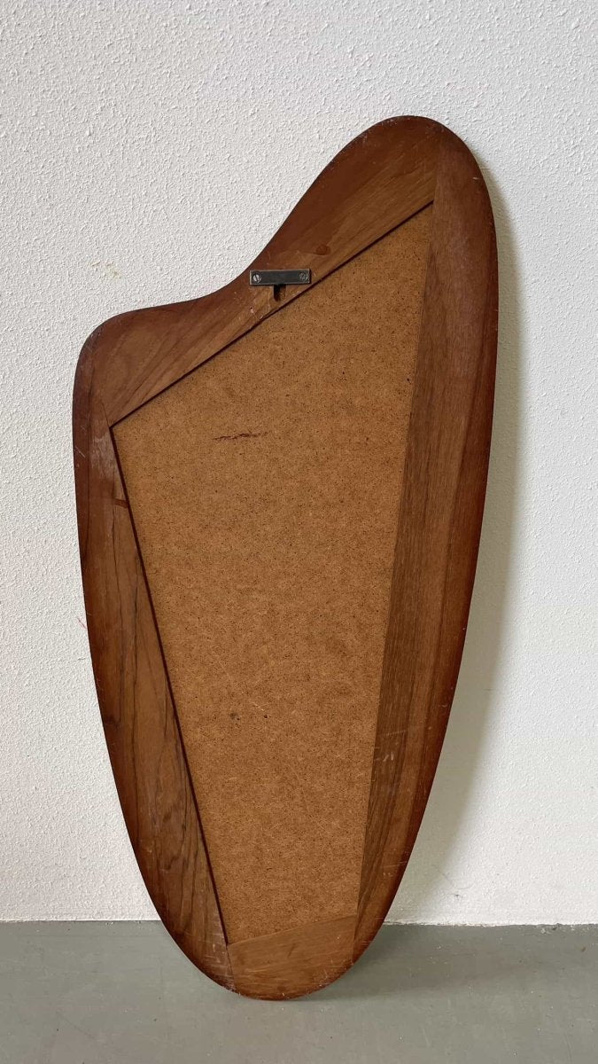 
                  
                    Vintage a-symmetrische spiegel - LOUI.STORE
                  
                