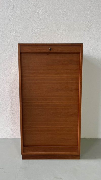 
                  
                    Vintage archiefkast - LOUI.STORE
                  
                