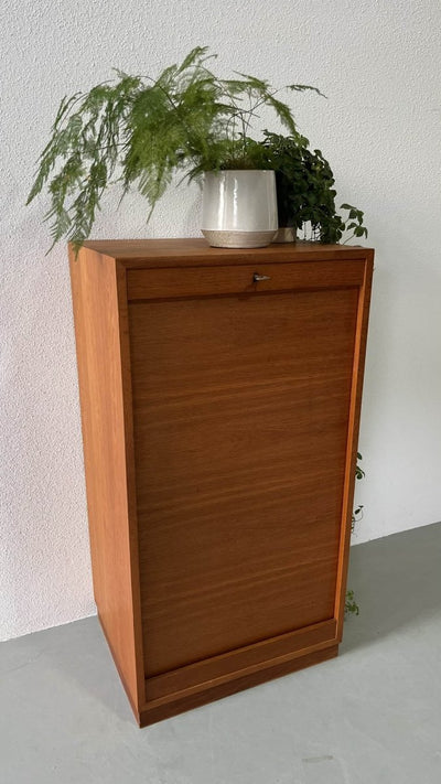 
                  
                    Vintage archiefkast - LOUI.STORE
                  
                