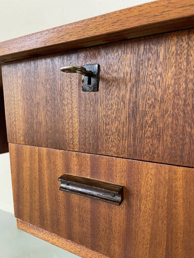 
                  
                    Vintage bureautje teak - LOUI.STORE
                  
                