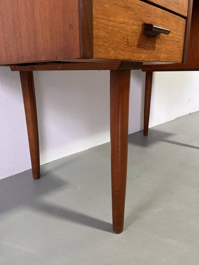 
                  
                    Vintage Deens bureau - LOUI.STORE
                  
                