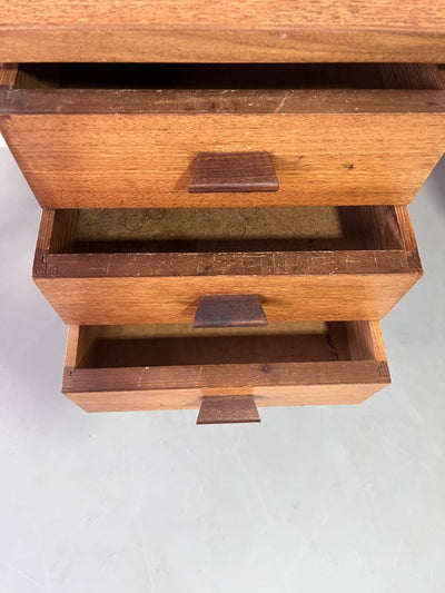 
                  
                    Vintage Deens bureau - LOUI.STORE
                  
                