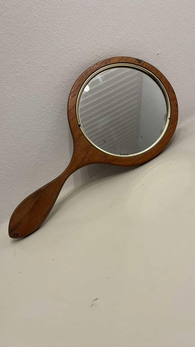 
                  
                    Vintage handspiegel - LOUI.STORE
                  
                