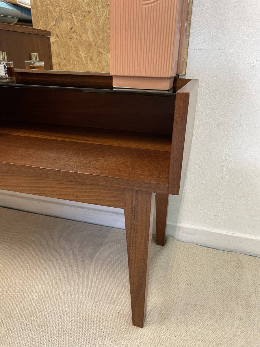 
                  
                    Vintage kaptafel met spiegel - LOUI.STORE
                  
                