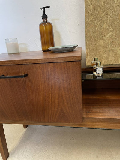 
                  
                    Vintage kaptafel met spiegel - LOUI.STORE
                  
                