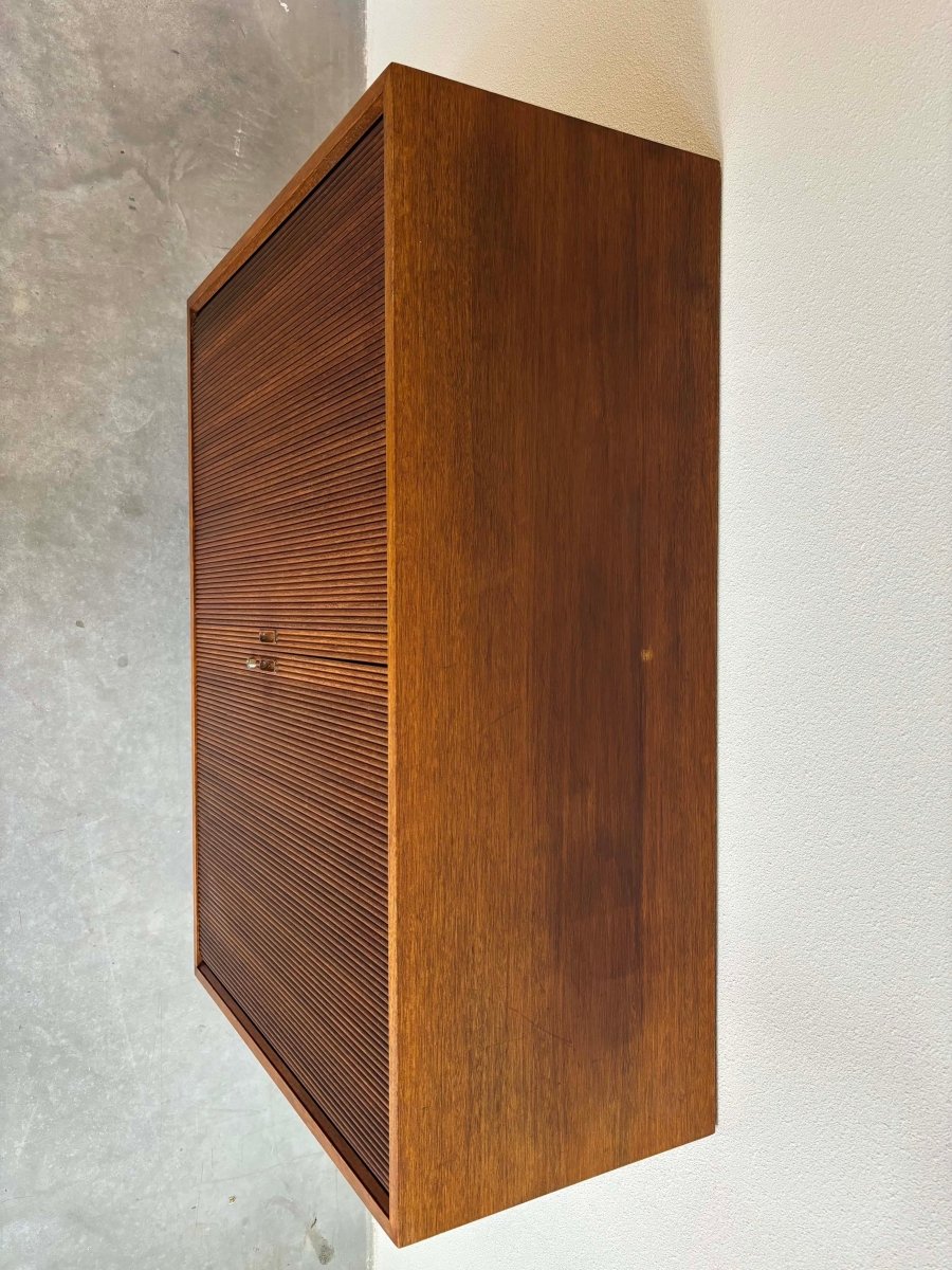 
                  
                    Vintage kast met tambour deur - LOUI.STORE
                  
                