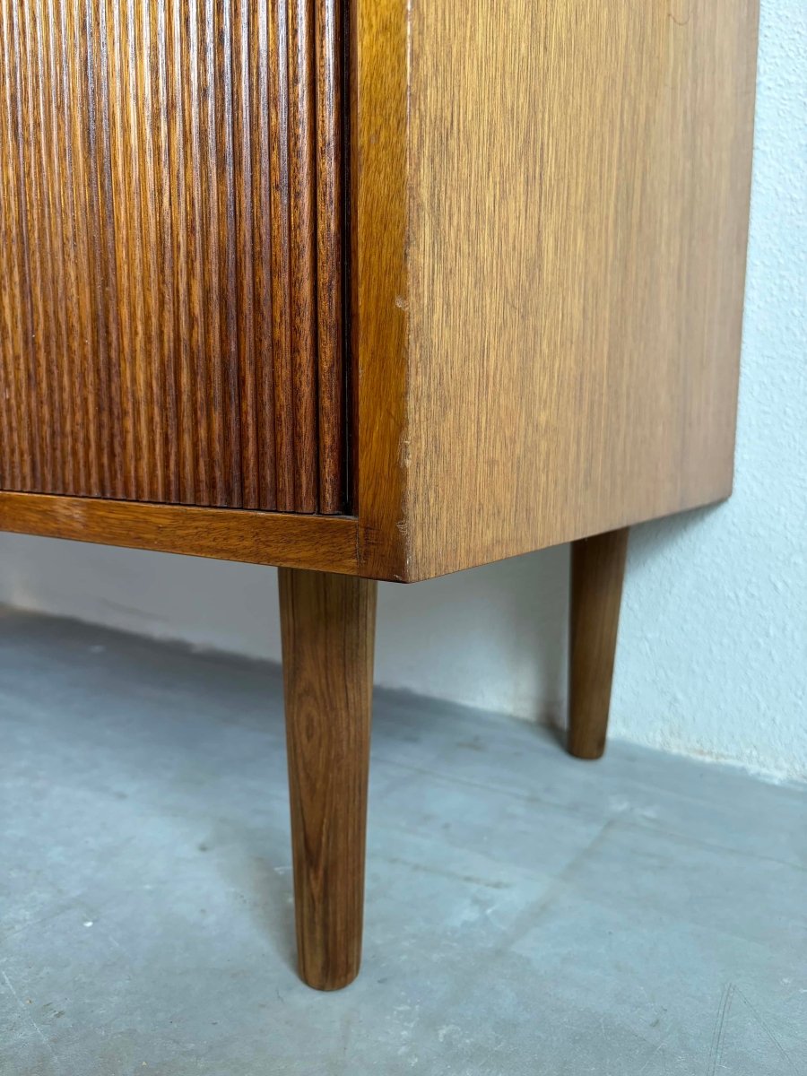 
                  
                    Vintage kast met tambour deur - LOUI.STORE
                  
                