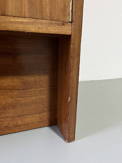 
                  
                    Vintage kast - LOUI.STORE
                  
                
