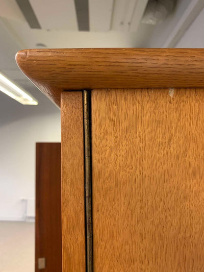 
                  
                    Vintage kledingkast - LOUI.STORE
                  
                