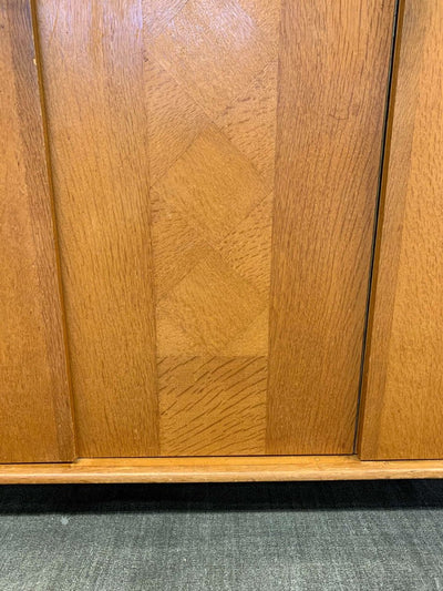 
                  
                    Vintage kledingkast - LOUI.STORE
                  
                