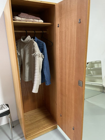 
                  
                    Vintage kledingkast - LOUI.STORE
                  
                