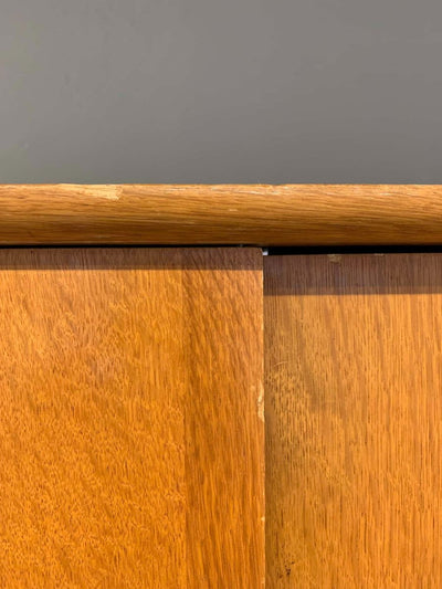 
                  
                    Vintage kledingkast - LOUI.STORE
                  
                