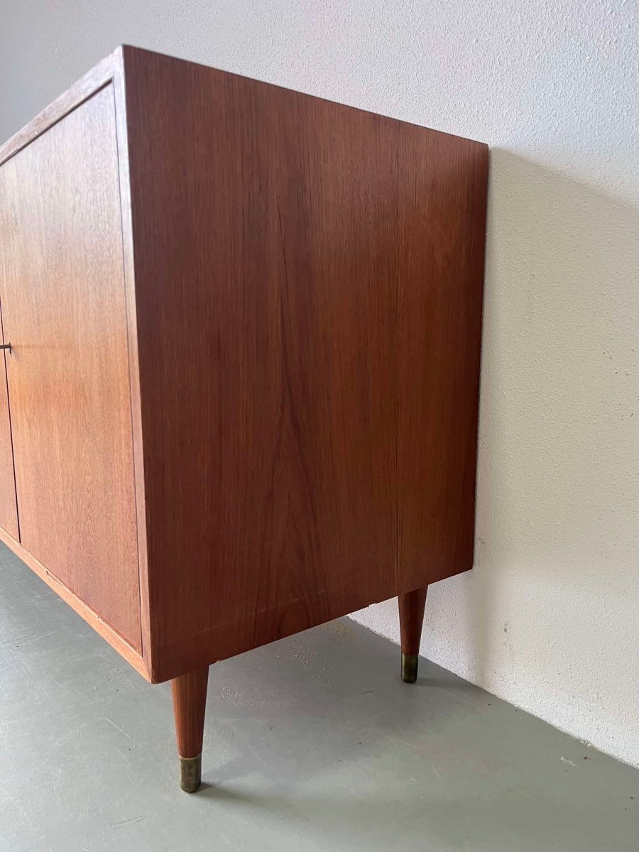 
                  
                    Vintage lowboard xl teak - LOUI.STORE
                  
                