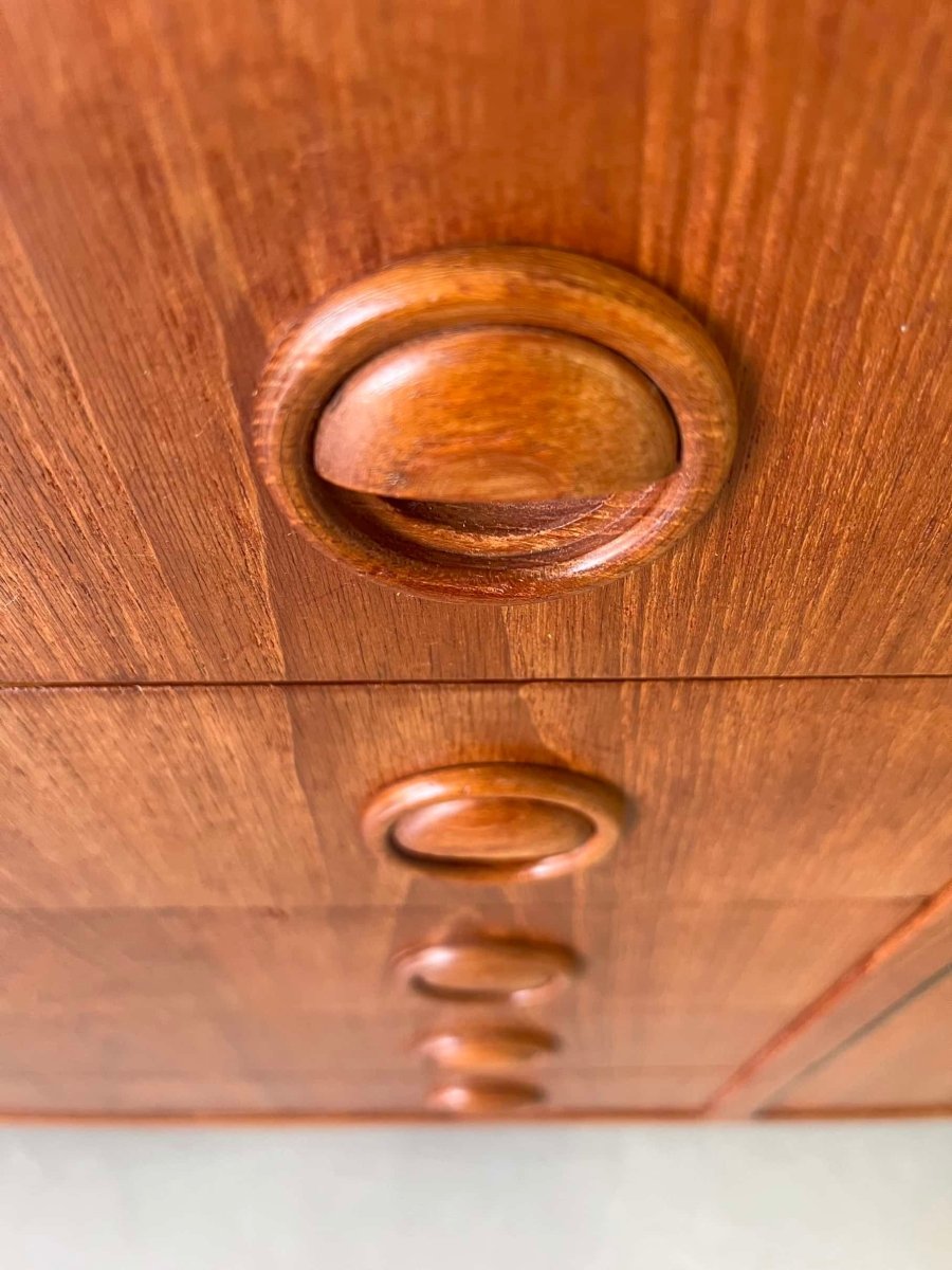 
                  
                    Vintage lowboard xl teak - LOUI.STORE
                  
                