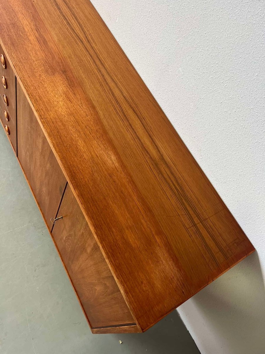 
                  
                    Vintage lowboard xl teak - LOUI.STORE
                  
                