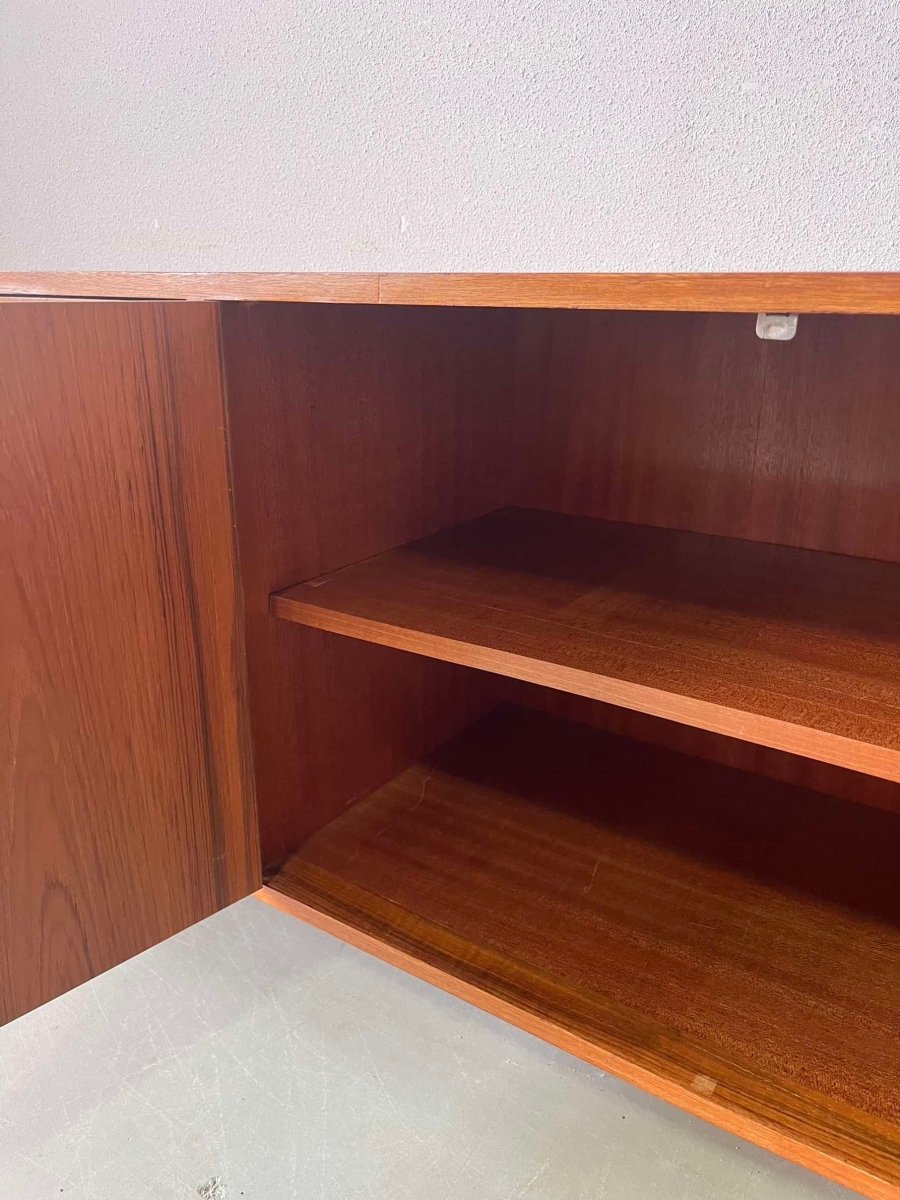 
                  
                    Vintage lowboard xl teak - LOUI.STORE
                  
                