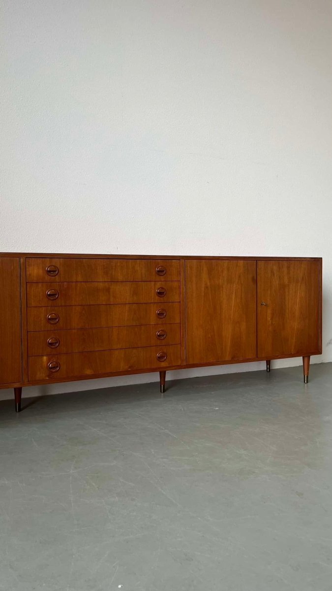 
                  
                    Vintage lowboard xl teak - LOUI.STORE
                  
                